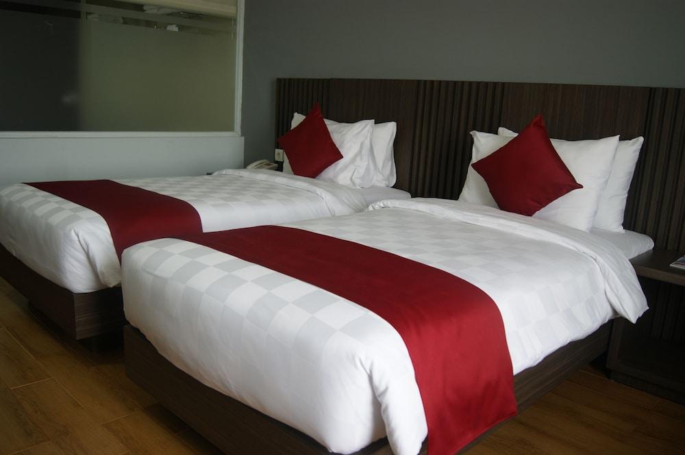 Merapi Merbabu Hotels Bekasi Buitenkant foto