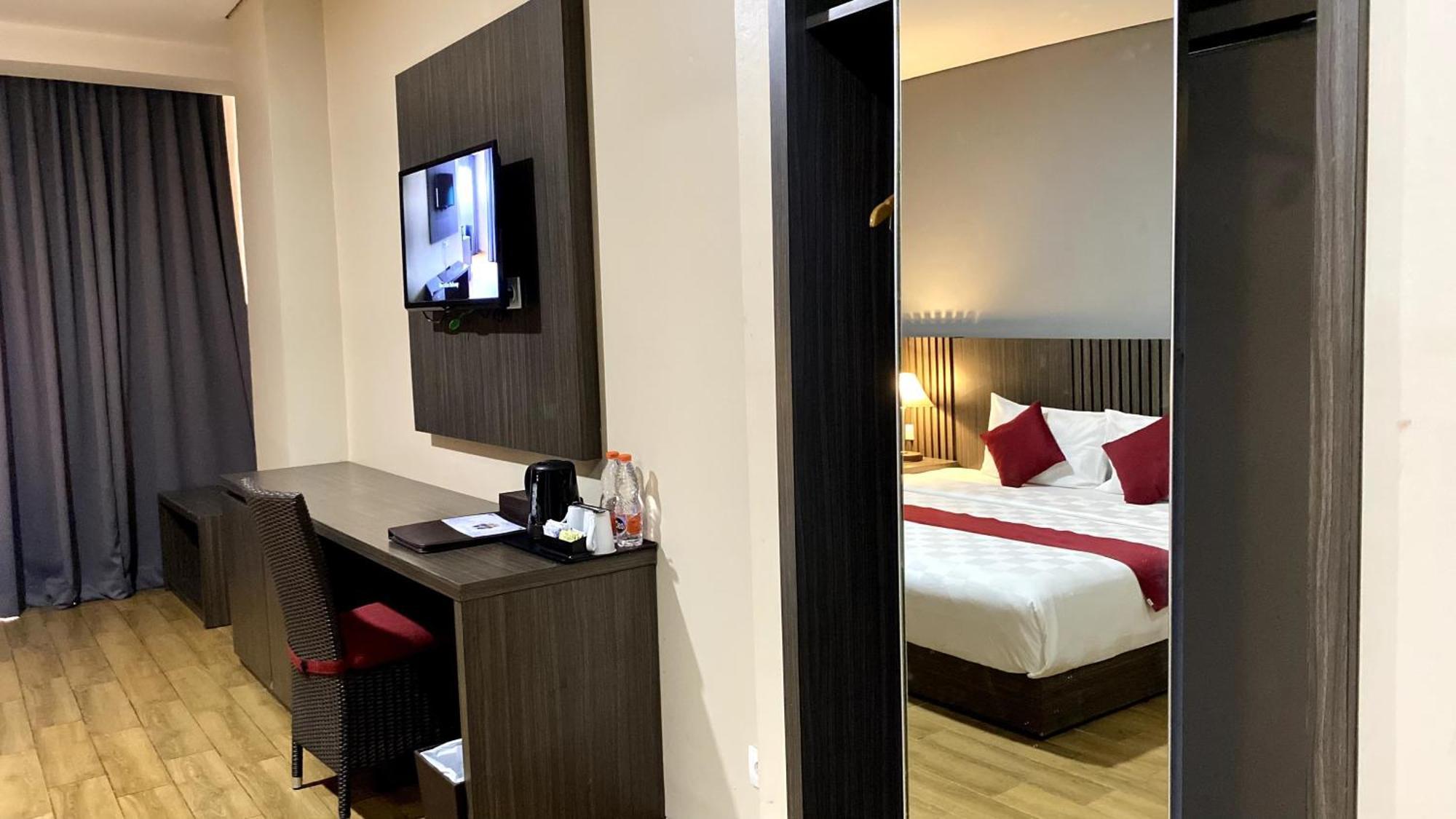 Merapi Merbabu Hotels Bekasi Buitenkant foto