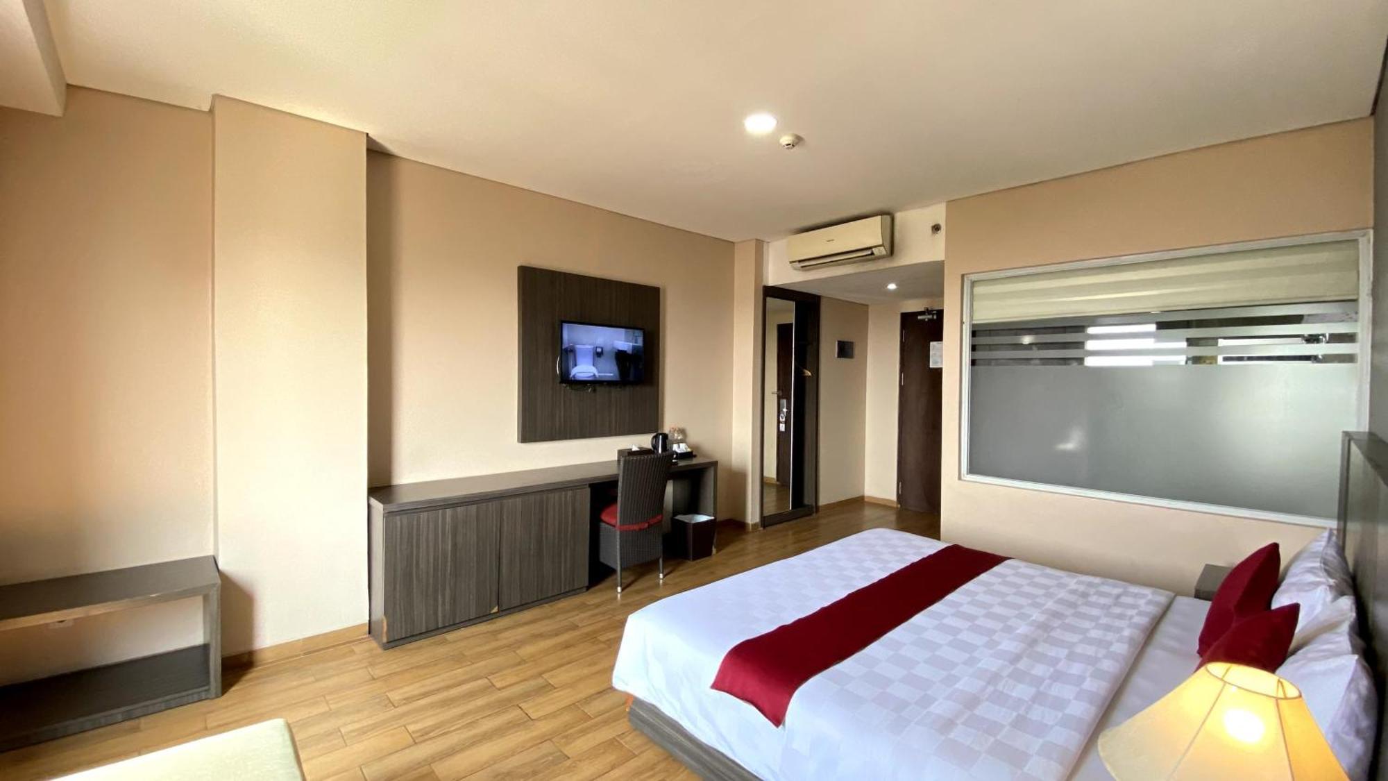 Merapi Merbabu Hotels Bekasi Buitenkant foto
