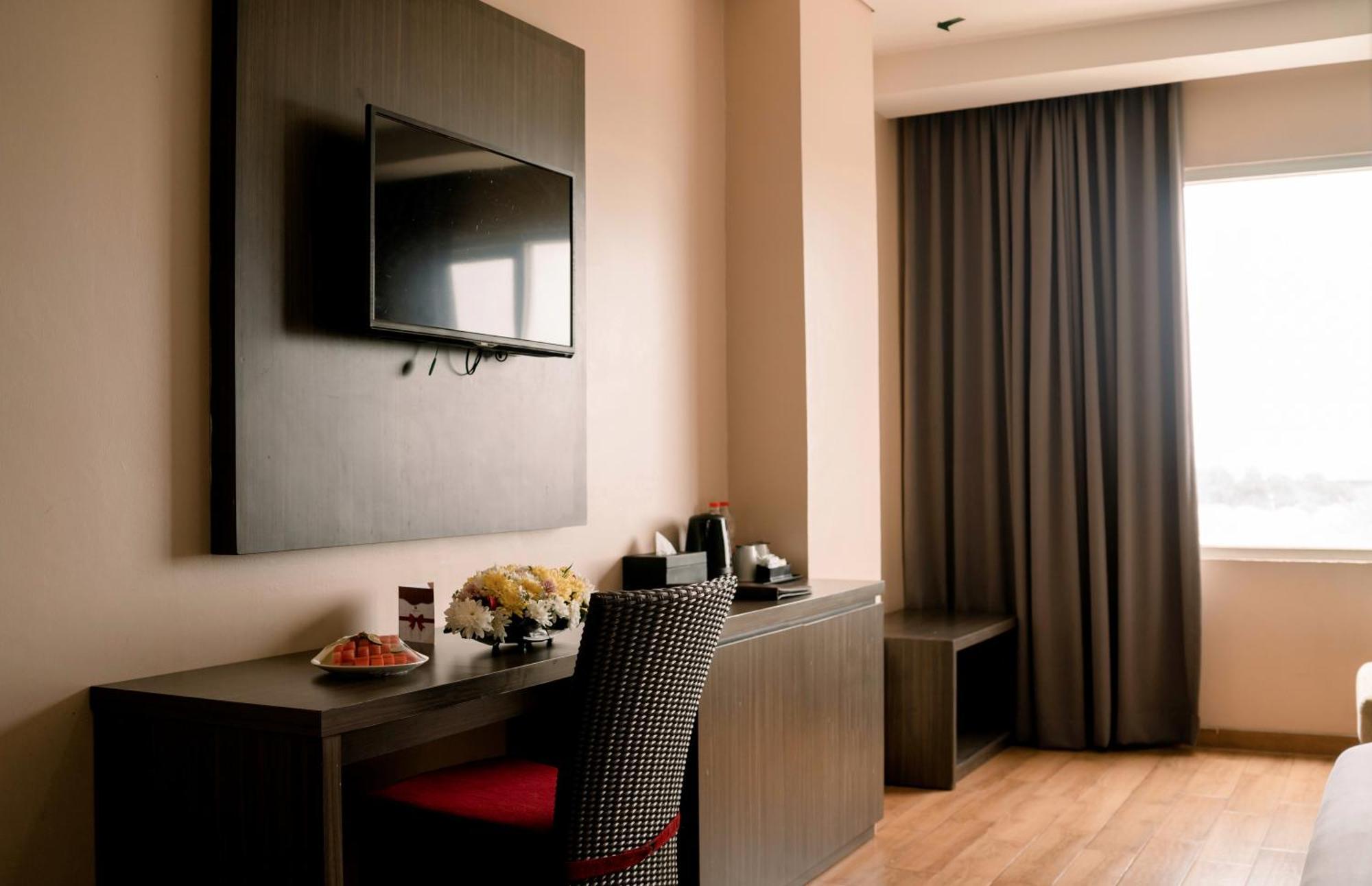 Merapi Merbabu Hotels Bekasi Buitenkant foto