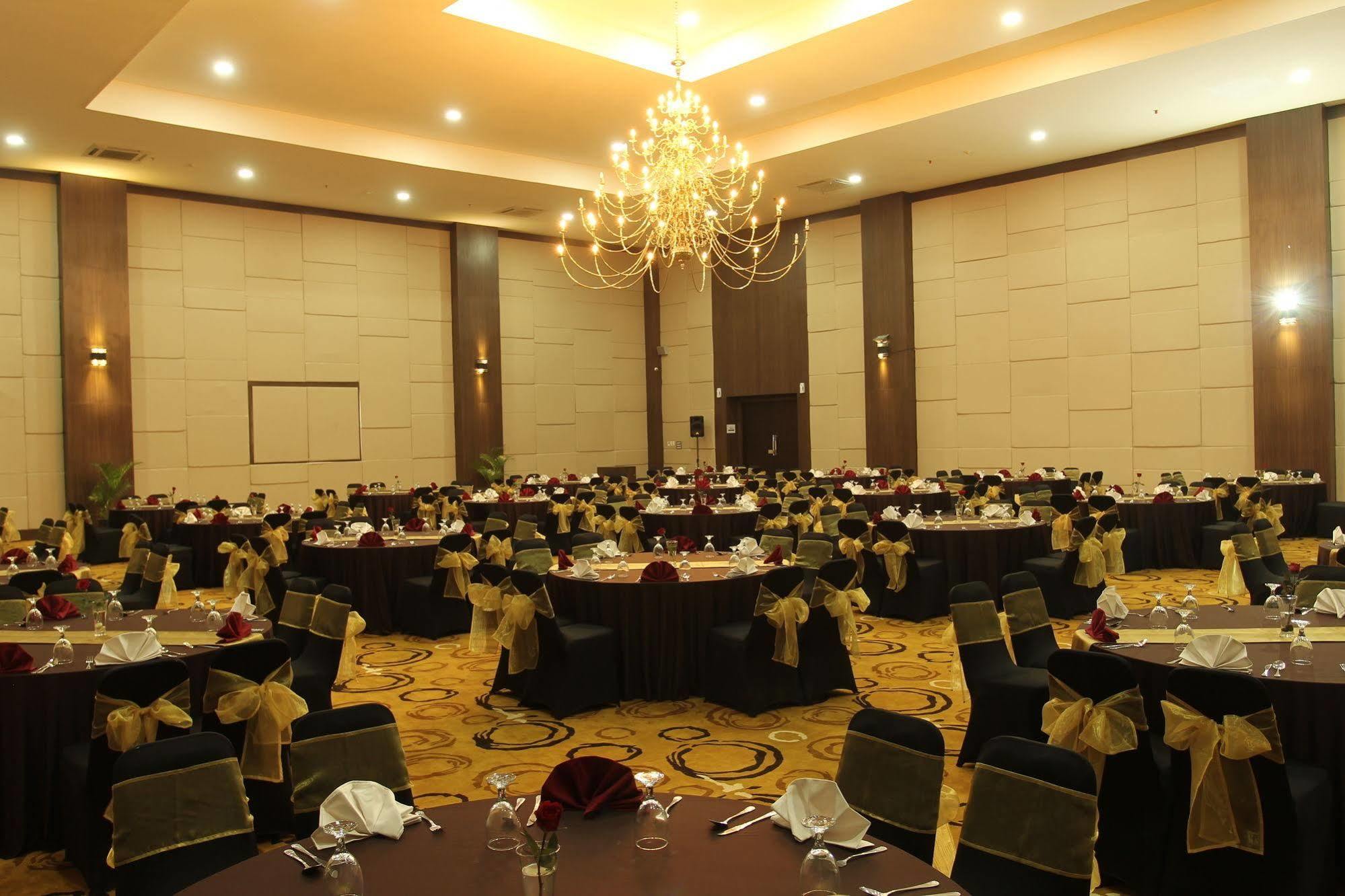 Merapi Merbabu Hotels Bekasi Buitenkant foto